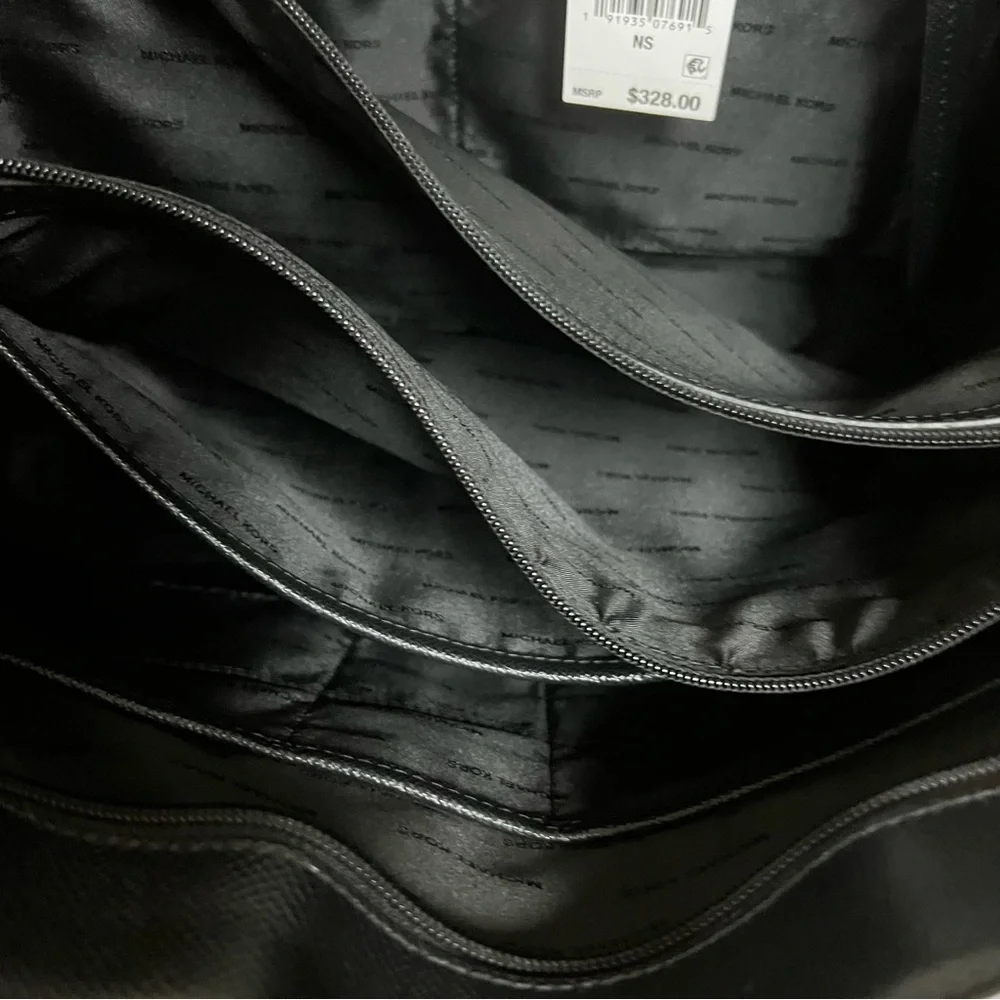 Michael Kors Limited Edition Voyager Love Tote Bag Black Stud Large Purse NWT - Picture 16 of 16